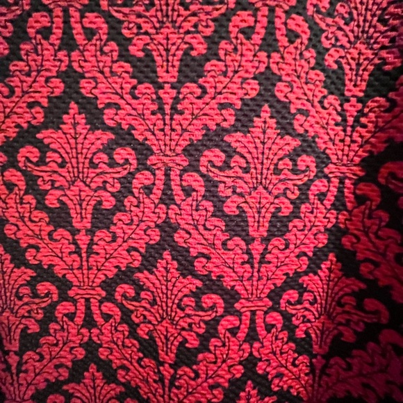 Red and black patterned long sleeved dress. Boutique brand, size XL - Picture 2 of 4